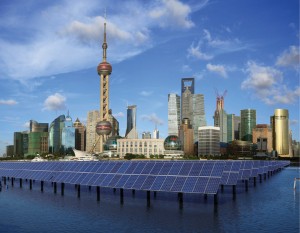 上海外滩。中国对清洁能源的重视度增加，能让这个国家重见一片蔚蓝的天空吗？