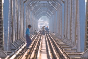 Railway_bridge_Yamuna_River,_Mathura
