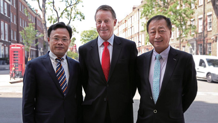 从左至右:高文杰、Malcolm Dickinson、吴少鹏