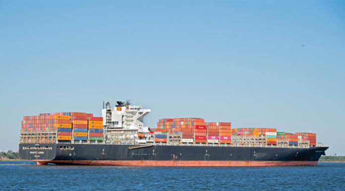 Squire assists Seaspan in innovative structured financings