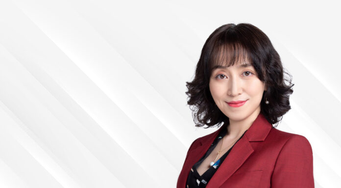 Securities service institutions’ duties under comprehensive registration 证券服务机构的注意义务及法律责任