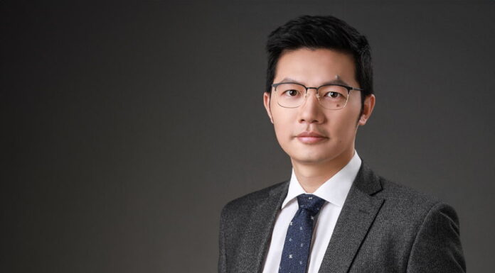 Simmons & Simmons Adds Richard Li