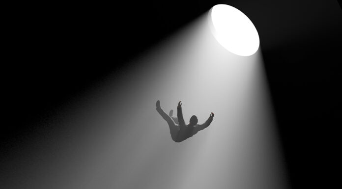 Falling through loopholes Crowdfunding Platforms and Regulatory Compliance