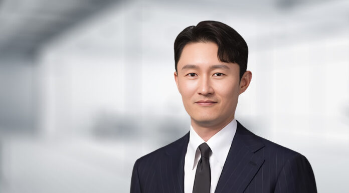 Senior lawyer hire boosts Bae, Kim & Lee’s real estate team Bae Kim & Lee hires David Pyun