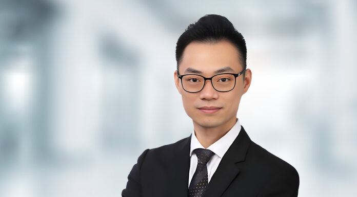 Clyde & Co lifts insurance team with ex-HKIA acting GC hire Clyde & Co hires Patrick Peng